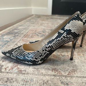 MARC FISHER SNAKE-SKIN PATTERNED HEELS | SIZE: 10
